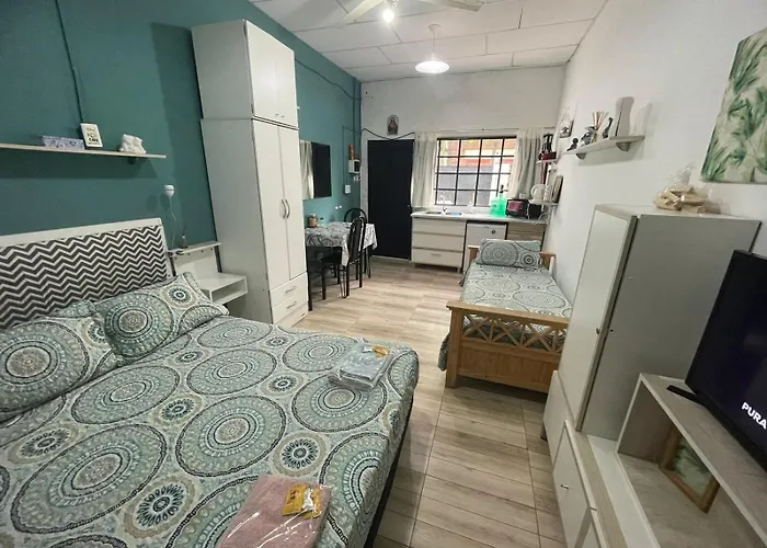 Ezeiza 1 Nuestro Lugar A 15 Minutos Del Aeropuerto Tranfer Opcional Desde Y Al Aeropuerto De Ezeiza Las 24 Horas Pet Friendly